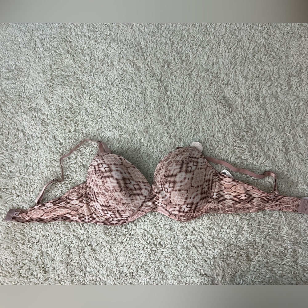 Women’s 38C Danskin Pink Snake Skin Pattern Bra NWT